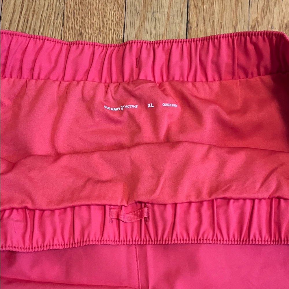 Old Navy Active Mid-Rise StretchTech Run Shorts 3-inch inseam Red, NWT - Picture 5 of 8